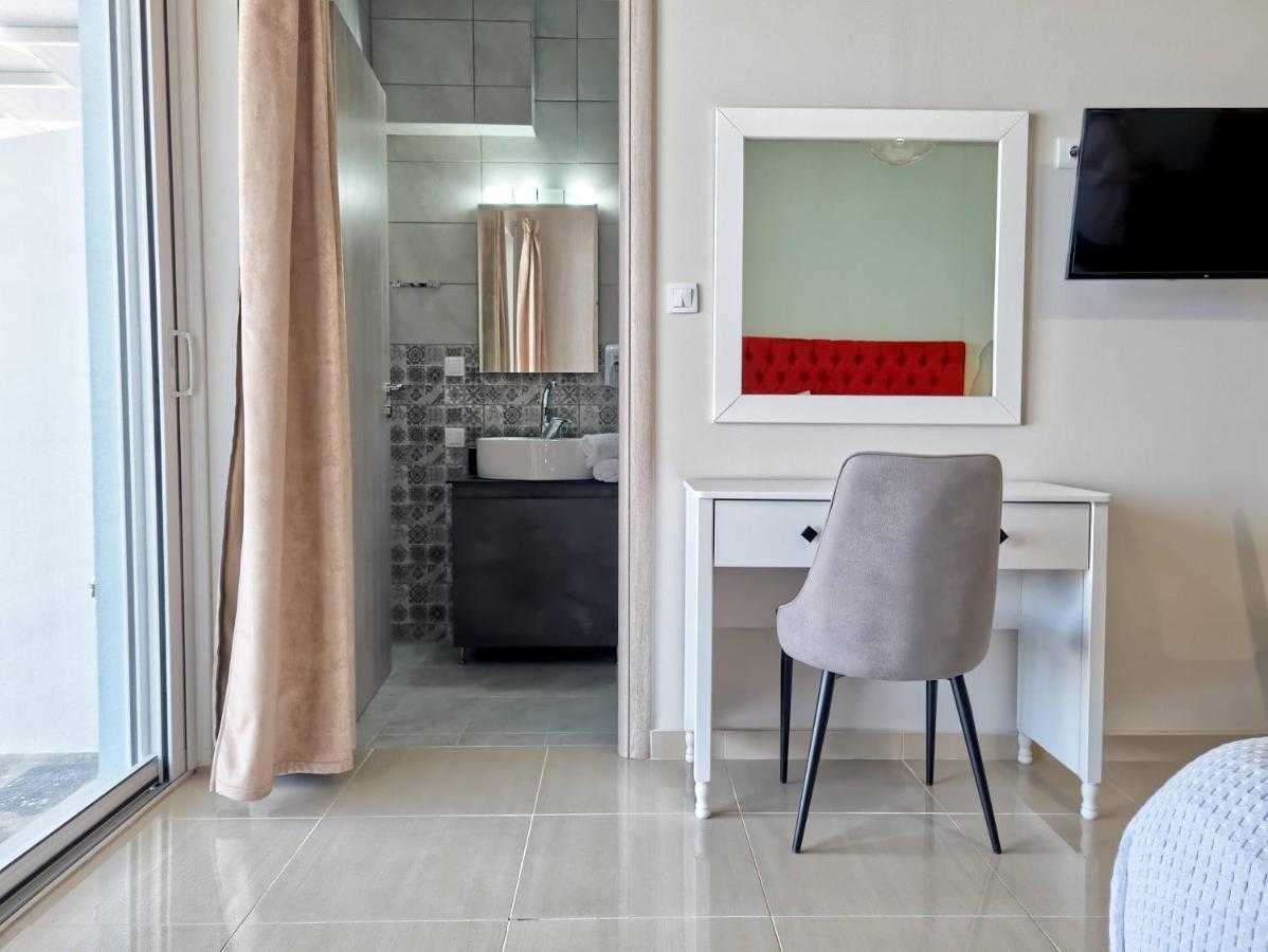 Epipleon Luxury Suites -102- Δωμάτιο 45Τμ Με Βεράντα 35Τμ Μπροστά Στη Θάλασσα Nafpaktos エクステリア 写真